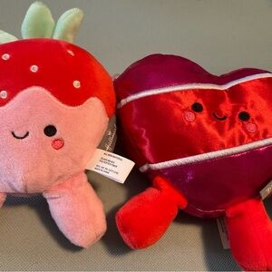 Hallmark Better Together Cute Strawberry 🍓 & Chocolates Magnetic Plush New